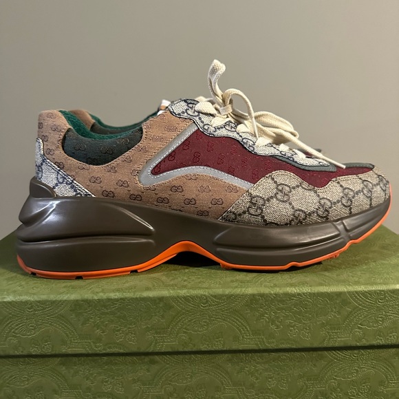 Worn once mint condition Men’s Authentic Gucci sneakers - Picture 3 of 5